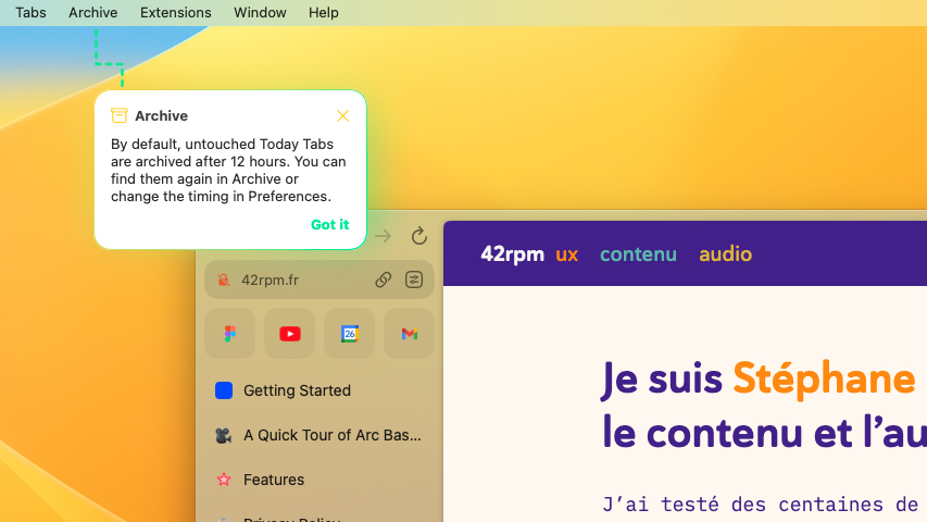 Une aide contextuelle qui pointe un menu pour accéder à une fonctionnalité permettant d'archiver des onglets dans Arc